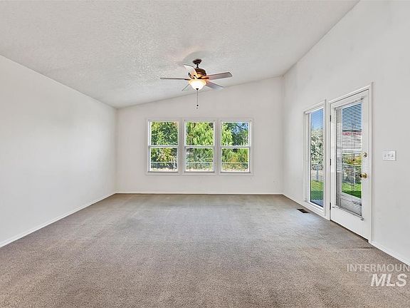 5th image of 124 S Valley Dr