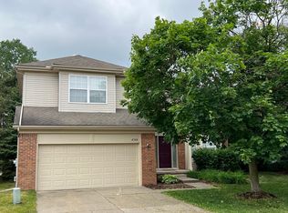 4748 Carrington Dr, Rochester, MI 48306