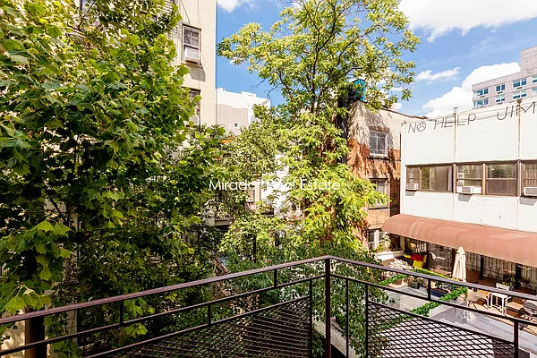 Rented by Mirador Real Estate | media 19