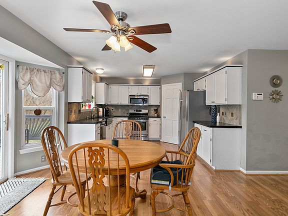 2nd image of 529 Emmanuel Ct