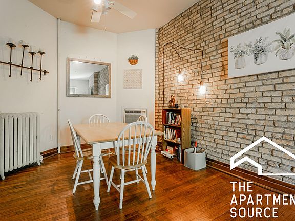 5th image of 2533 N Burling St #2