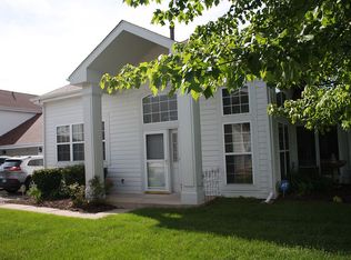 9528 Lenox Ln, Crystal Lake, IL 60014