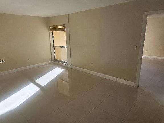4th image of 2620 NE 135th St APT 431
