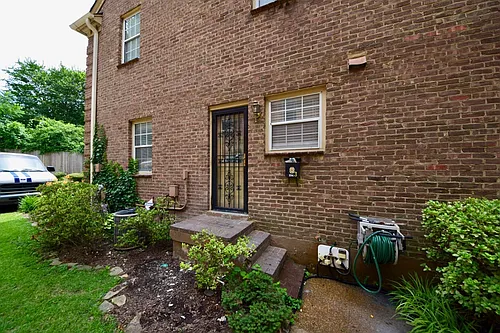 256 Lombardy Pl #3 Photo 1 256 Lombardy Pl #3 Photo 1