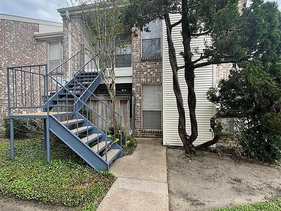 4th image of 3900 Woodchase Dr APT 115