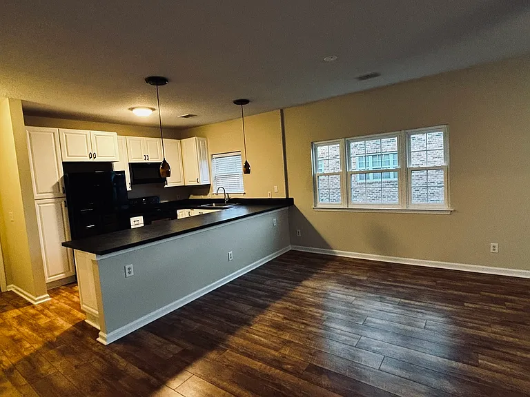 3923 Gladiola Ct #201 — Photo 43