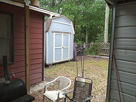 Storage building stays