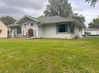 1502 F St, Fairbury, NE 68352