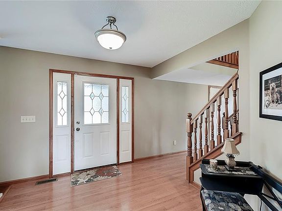 4th image of 4643 Blackstone Dr