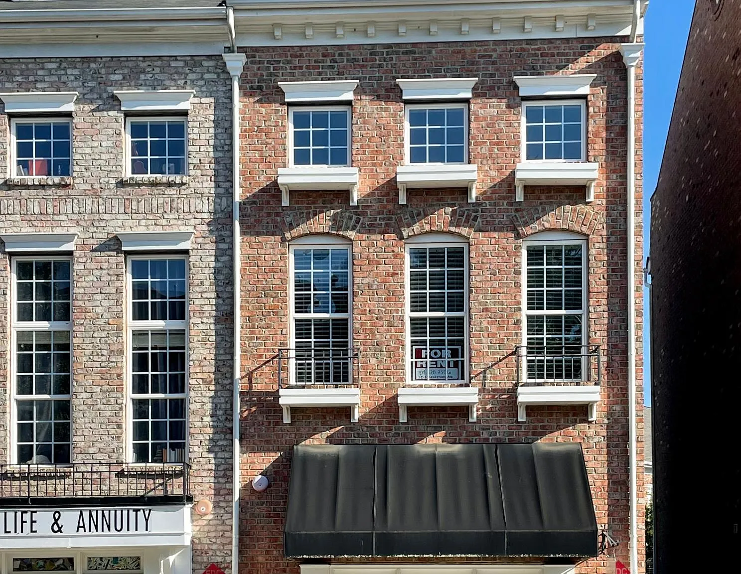 138 Market Place Ave — Photo 2