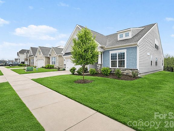 3rd image of 1101 Lookout Shoals Dr