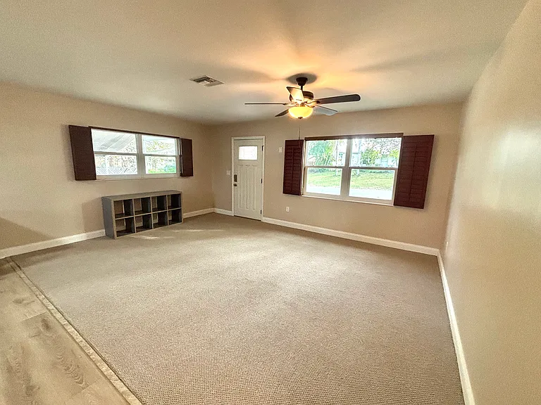 86 Maple Ave — Photo 3