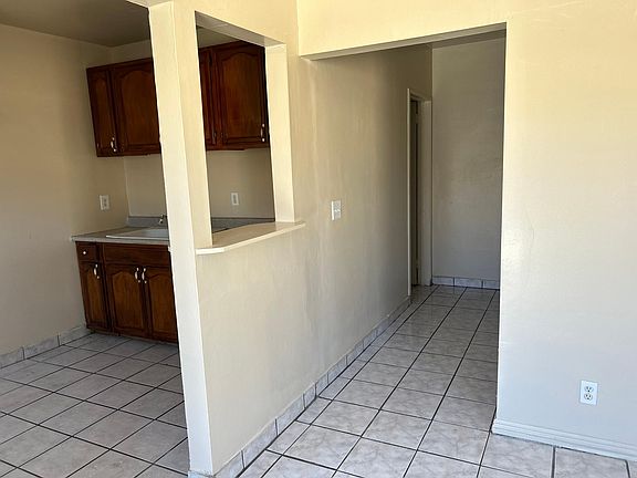 4th image of 3203 Gladys Ave