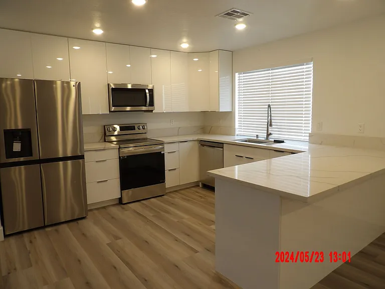 4240 Gaye Ln — Photo 12