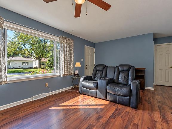 5th image of 1501 Bower Ln