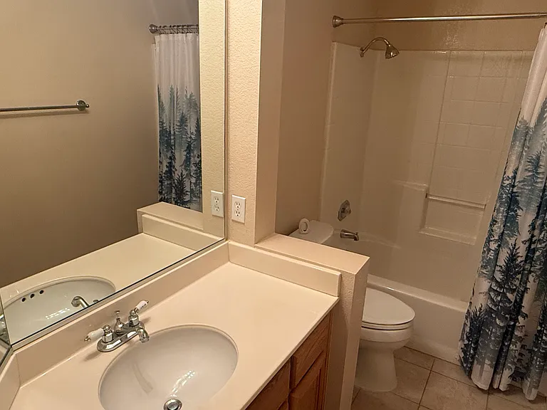 3143 Mariposa Ave — Photo 14