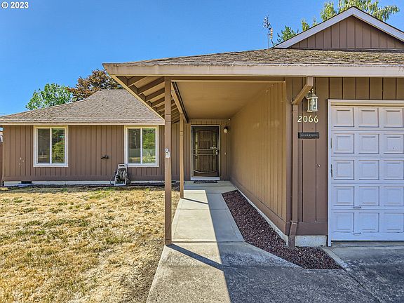 2nd image of 2066 NE Lilac St