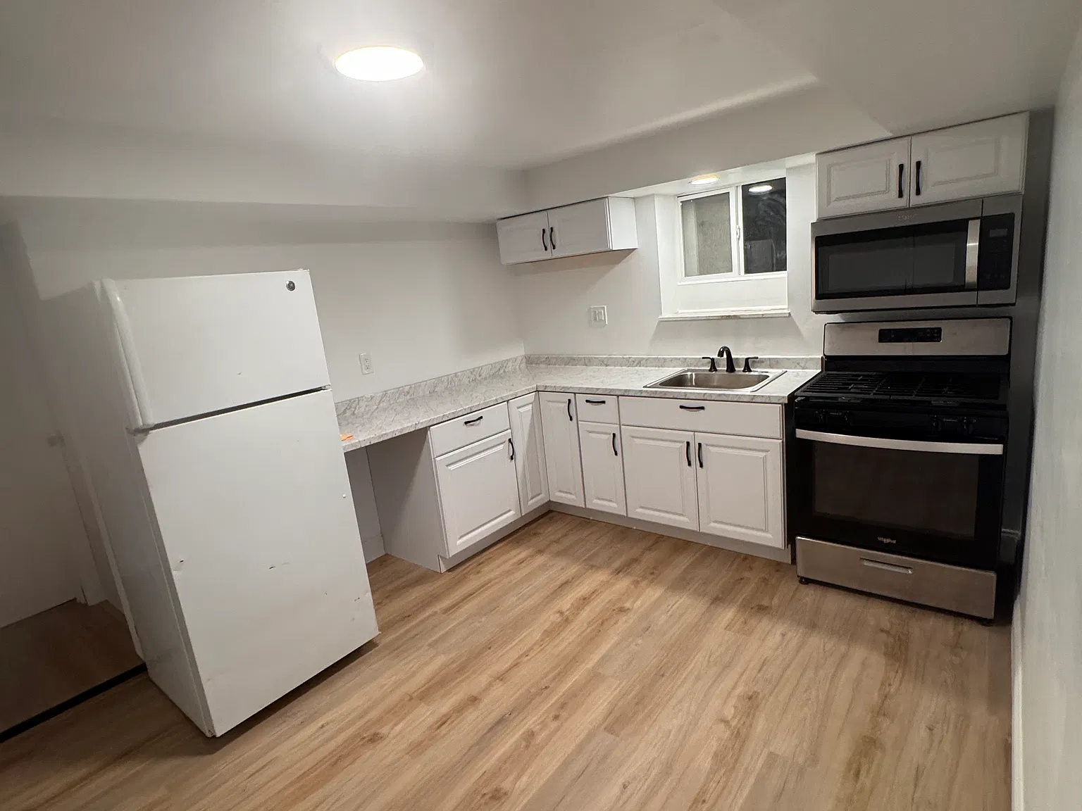 2 bed, 720 sqft, $1,300 — Photo 1