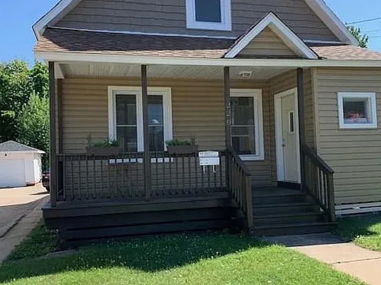 229 W Ohio St — Photo 1
