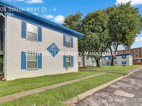 308 S West St, Arlington, TX