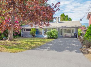 5750 Spindrift St, Sechelt, BC V7Z 0L8