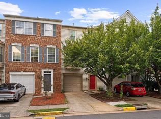 1122 Cypress Tree Pl, Herndon, VA 20170