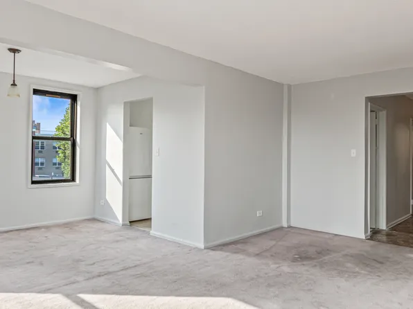 140-15 Holly Avenue image 5 of 14