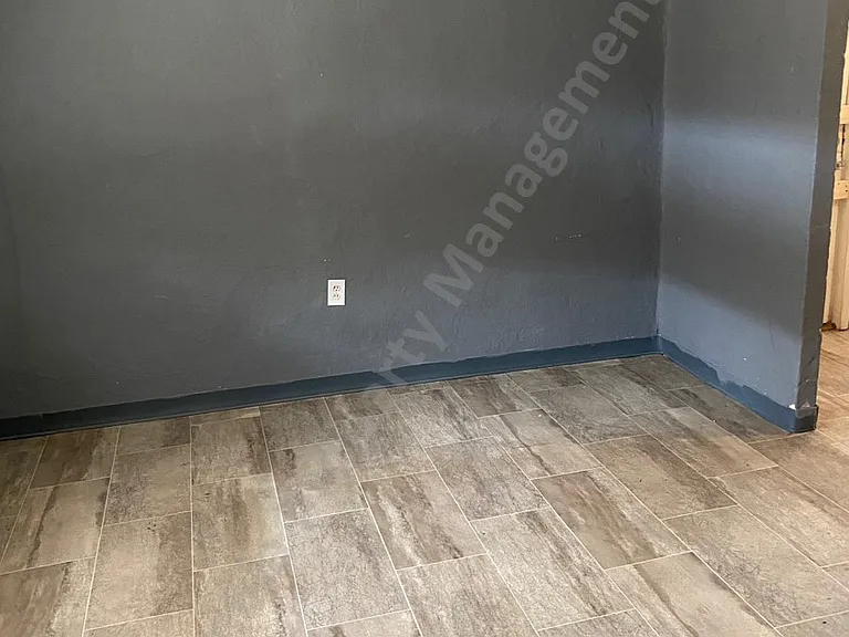 1722 McAlister St — Photo 4
