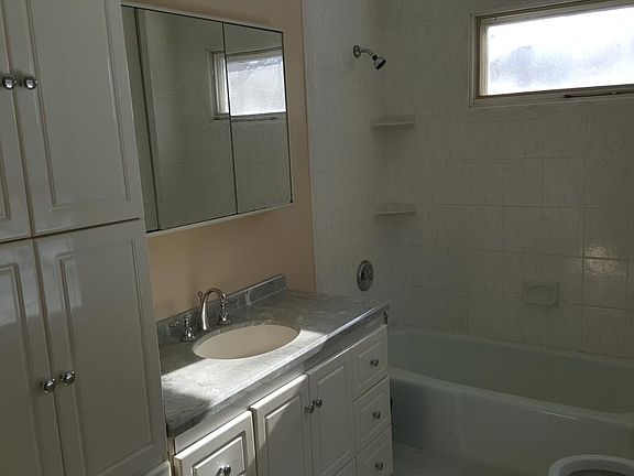 2nd floor bathroom