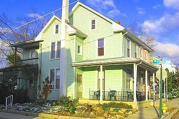 201 N College St