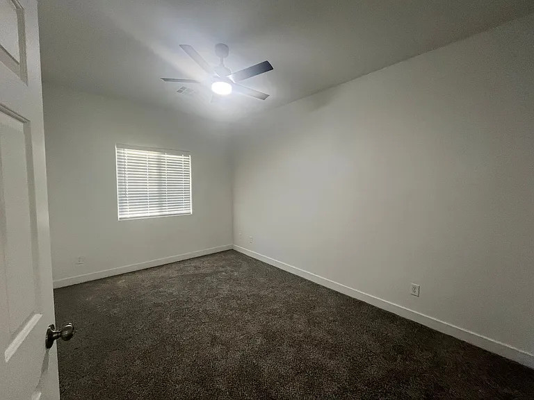 3816 Waynesvill St — Photo 45