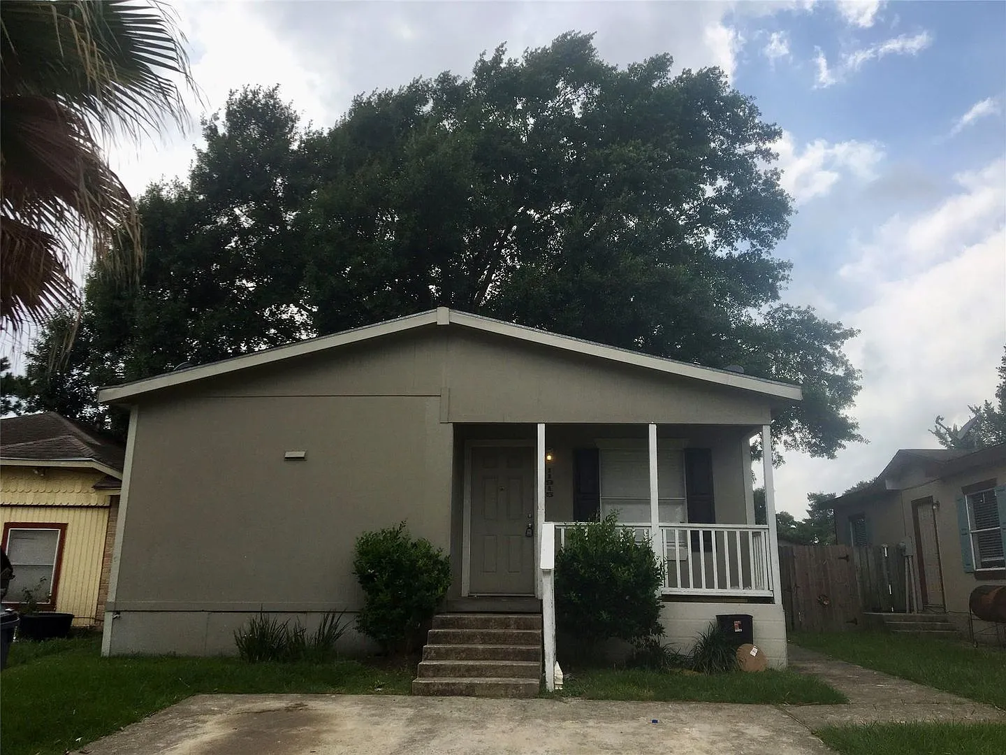 Spacious And Clean 3 Br House - Looking For The Right People To Call Home! — Photo 2