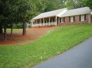 1930 Ridgefield Dr, Roswell, GA 30075