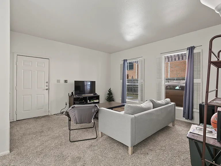 3329 Rosedale Ave #11 — Photo 8