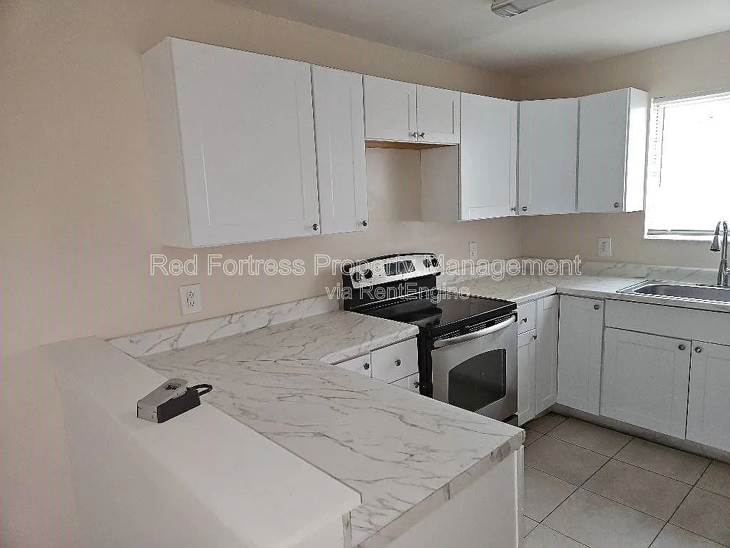 2 bed, 1.0 bath, $1,199 — Photo 2