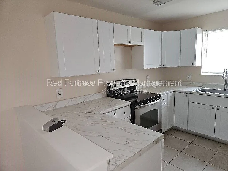 17306 Whitewater Ct — Photo 3