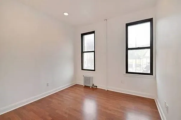 Rented by RELO REDAC INC. | media 11