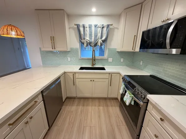 1395 Hiahia St #4/3, Wailuku, HI 96793