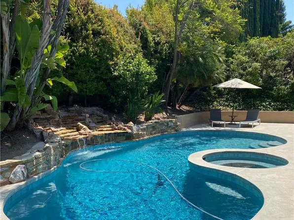326 Fox Ridge Dr, Thousand Oaks, CA 91361