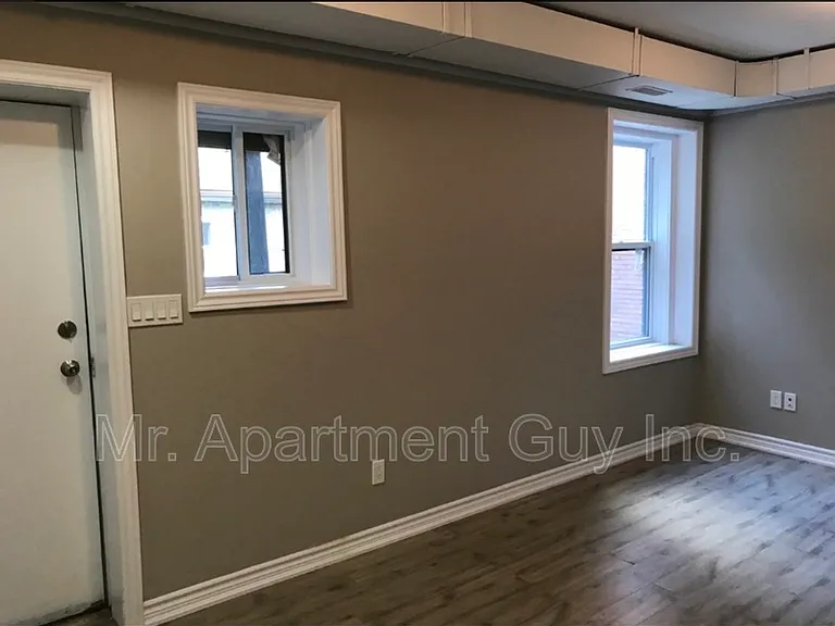827 Main St E #203 — Photo 4