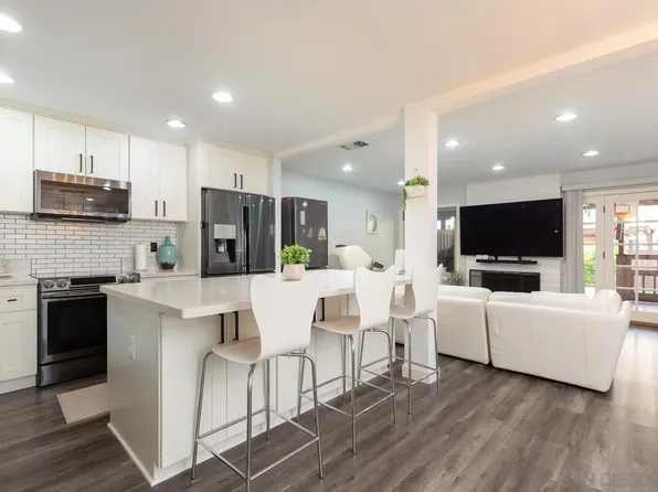 9758 Caminito Doha, San Diego, CA 92131