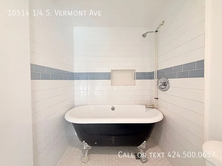 10514 1/4 S Vermont Ave — Photo 13