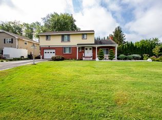 20 Crestwood Dr, Schenectady, NY 12306