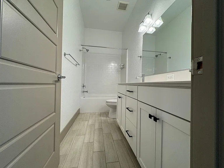 2637 W Andrew Ln — Photo 31