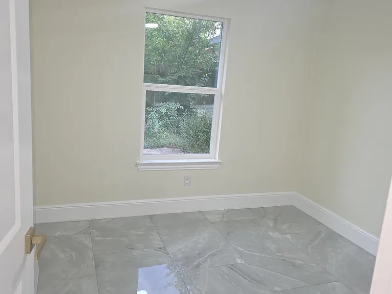 17511 Davenway Dr — Photo 40