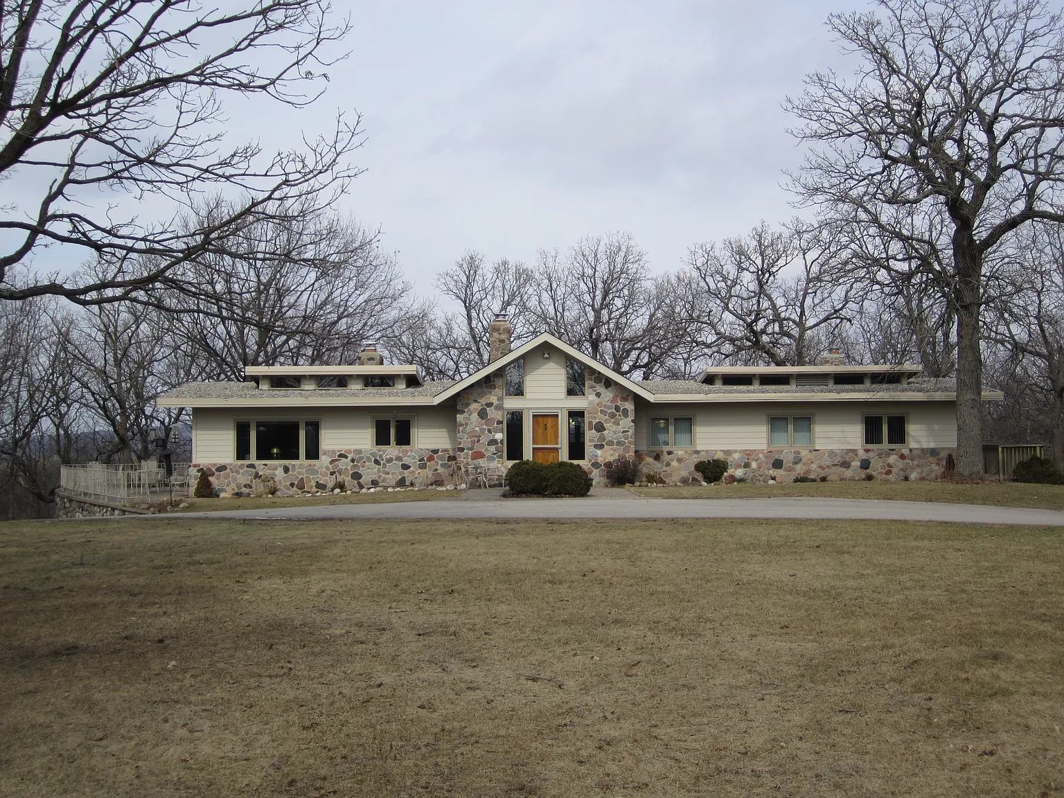10 N Riley Ave photo 1