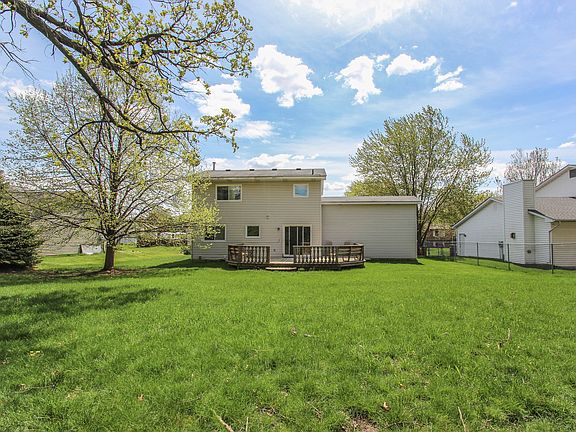 4th image of 2841 Riviera Dr N