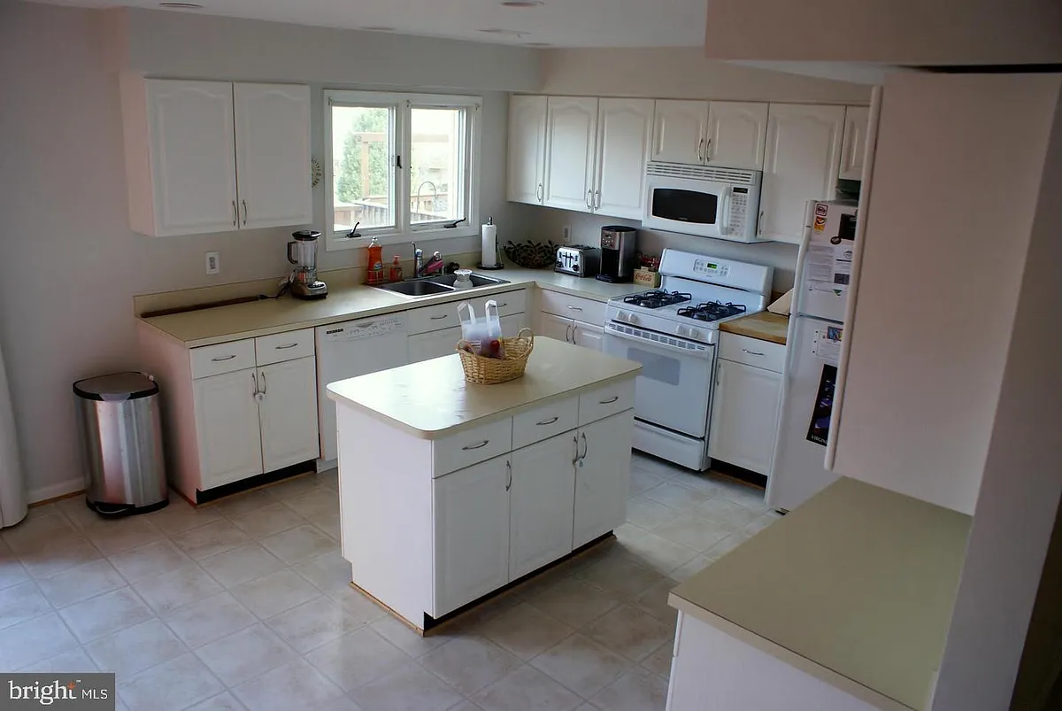 Building Photo - 43607 Blacksmith Sq