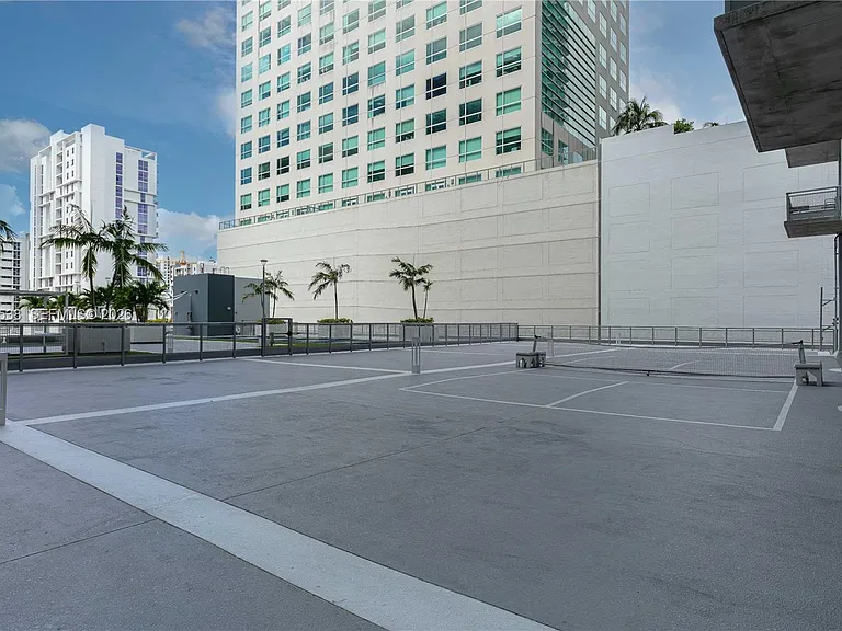 690 SW 1st Ct #Penthouse II17 — Photo 30