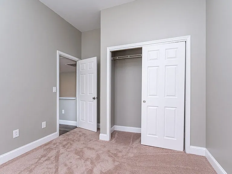 Townhouse Apartments — Photo 7